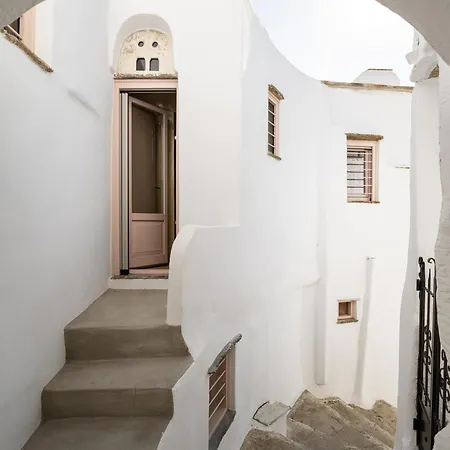 Th_eros House